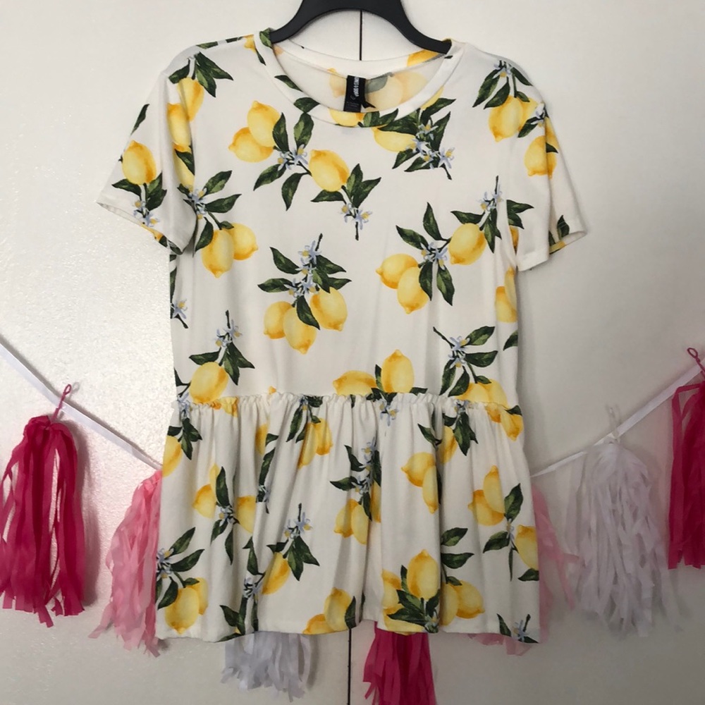 AGNES & DORA LEMON PEPLUM TOP